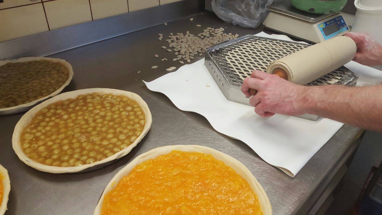 vlaaien abrikozen bakkerij rob janssen, elsloo, zuid limburg, ambachtelijk