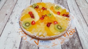 gemengd fruitvlaai, van bakkerij rob janssen, elsloo, zuid limburg, foto luxevlaaiepagina, ambachtelijk,