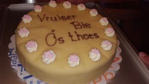 taart vreuger bie oos toes, ,foto taartenpagina, taarten, bakkerij rob janssen, elsloo, top taarten, naar wens maken, elsloo, zuid limburg, communie, verjaardag,